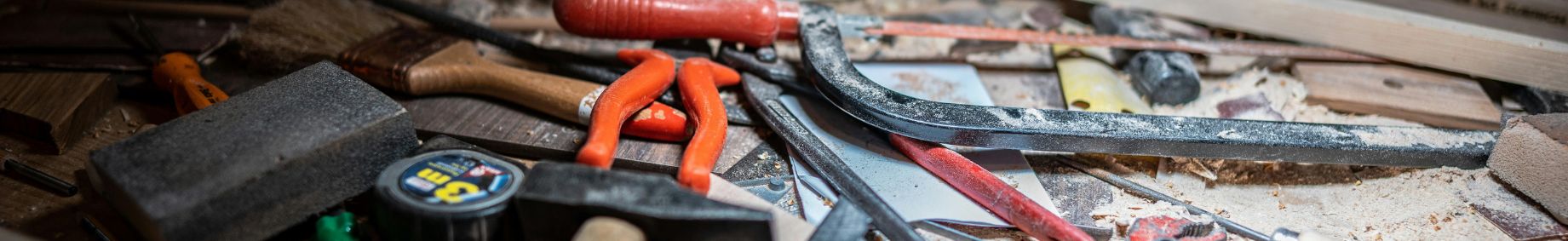 Automotive Tools vs Hand Tools: What’s the Difference and When to Use Each?